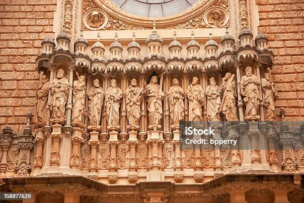 エアキリスト像の正面玄関の修道院モンセラートカタロニアスペイン - イエス キリストのストックフォトや画像を多数ご用意 - イエス キリスト, カタルーニャ モンセラット, カタルーニャ州