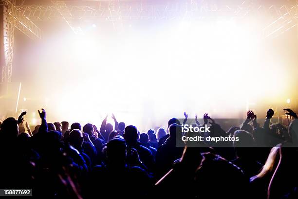 Konzert Menschenmenge Stockfoto und mehr Bilder von Berühmtheit - Berühmtheit, Bühnenscheinwerfer, Fan