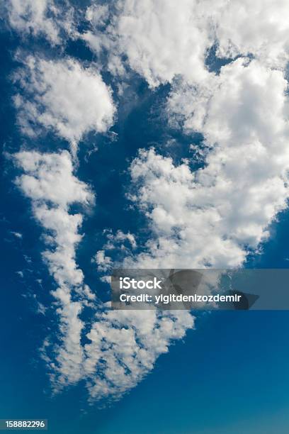 Foto de Cloudscape De Fundo e mais fotos de stock de Azul - Azul, Branco, Cloudscape