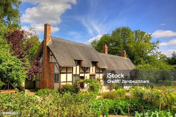 Anne Hathaways Cottage In Shottery Warwickshire England Stock Photo - Download Image Now