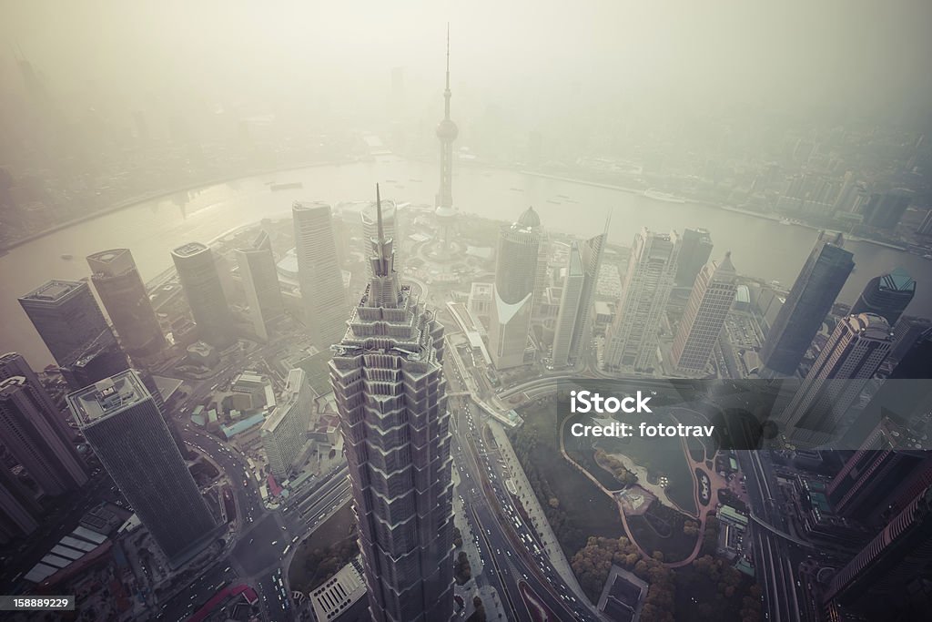 La contaminación del aire en Shanghai, China - Foto de stock de Pekín libre de derechos