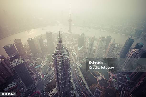 La Contaminación Del Aire En Shanghai China Foto de stock y más banco de imágenes de Pekín - Pekín, Contaminación del aire, Contaminación ambiental