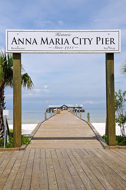 istock Anna Maria City Pier 158892547