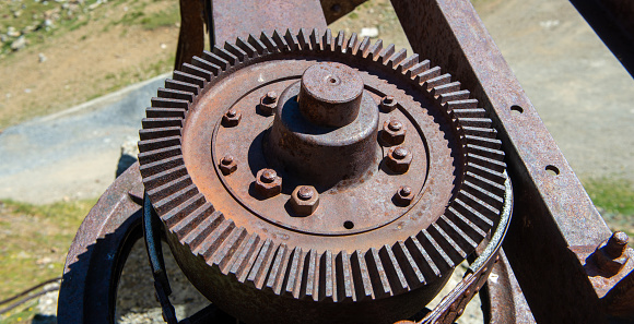 a rusty gears and winch mechanism