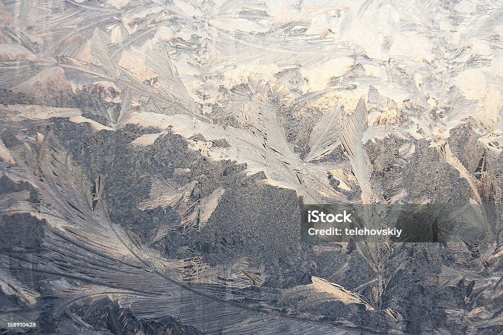 Patrones de hielo en invierno de vidrio - Foto de stock de Azul libre de derechos