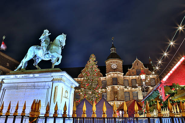 mercado navideño dusseldorf germany hdr - nordrhein westfalen flag fotografías e imágenes de stock