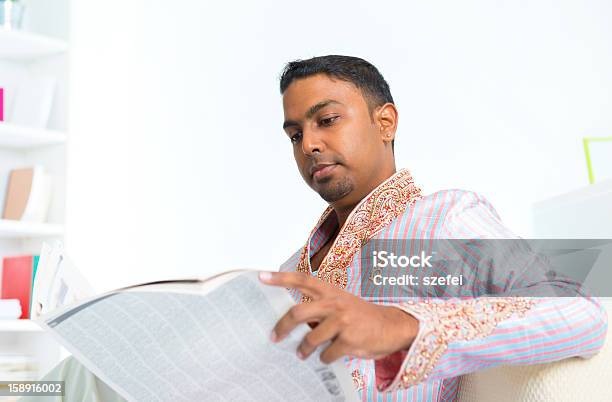Indian Mężczyzna - zdjęcia stockowe i więcej obrazów Gazeta - Gazeta, Malezja, Mężczyźni