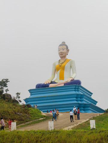 On the way down to Sihanoukville sea and up to Bokor plateau, visitors will encounter a huge statue of goddess Ya Mao located on the roadside. For Cambodians, Bokor is ruled by the holy woman Ya Mao, a woman associated with the legend of finding a husband, she is revered by many Cambodians when she is sheltered on the roads to Bokor. The statue of saint Ya Mao is located on the top of Bokor, built by Mr. Sok Kong in February 2012, the statue is 22m high on a 15m pedestal, with an area of ​​about 1,500m2. On the way to Bokor plateau, many tourists often come to pilgrimage and visit her statue.