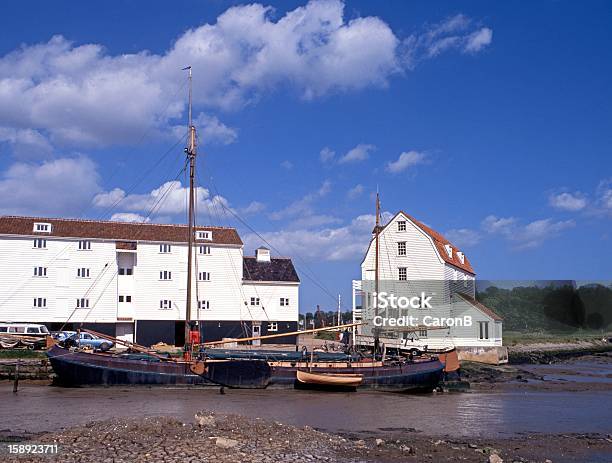 Maré Mill Woodbridge Suffolk Reino Unido - Fotografias de stock e mais imagens de Ao Ar Livre - Ao Ar Livre, Arquitetura, Azul