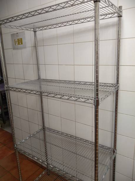 The steel rack for dishes use