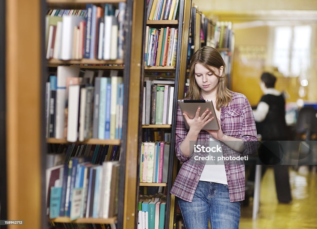 student mit einem tablet-computer - Lizenzfrei Ausrüstung und Geräte Stock-Foto