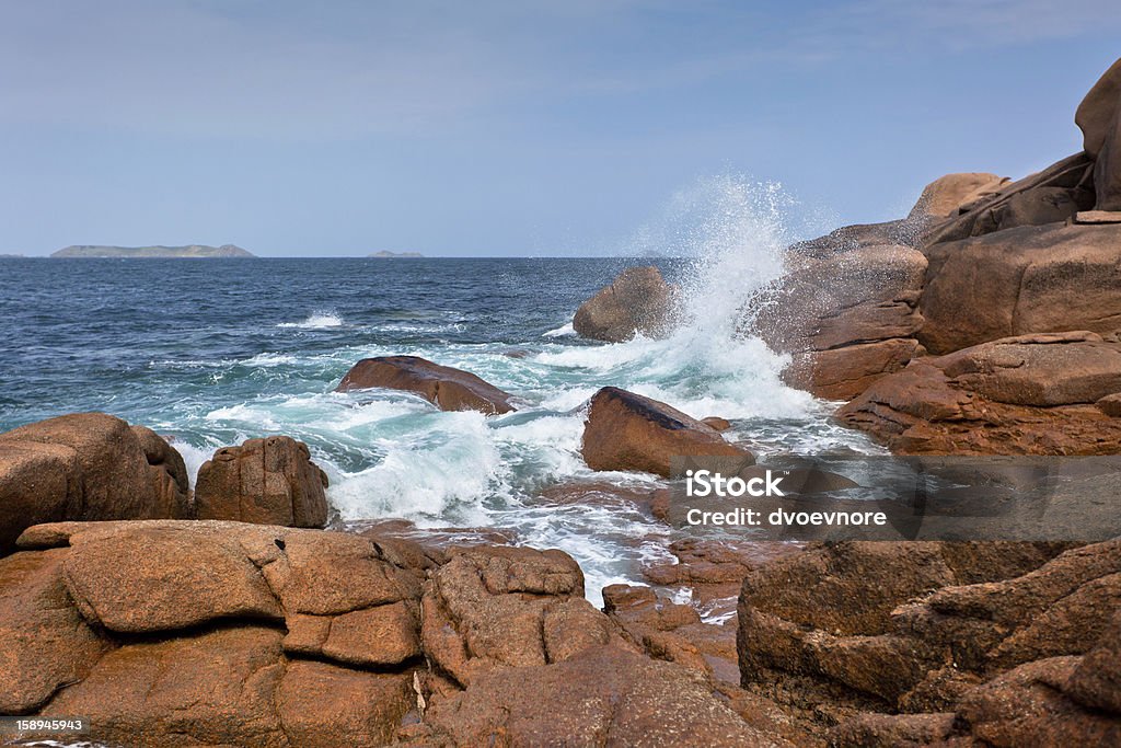 Costa de granito rosa, Gran Bretaña, Francia - Foto de stock de Acantilado libre de derechos