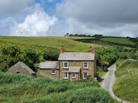 Cornish cottage surrounded by the fields