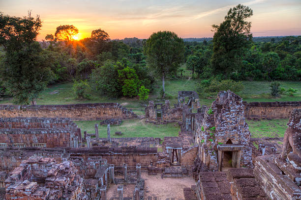 istock Sunset at the temple 158956188