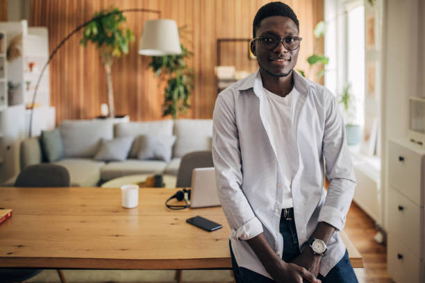 istock Handsome man at home 1589601379