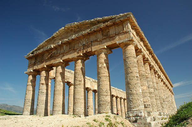istock The Doric temple of Segesta 158986941