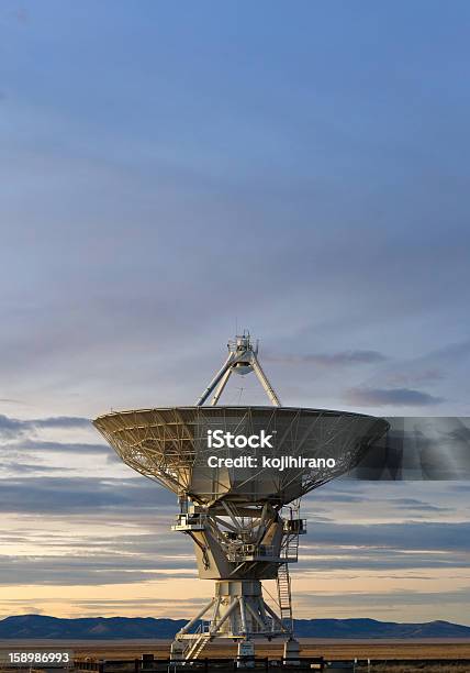 Vla Radiotelescopio Foto de stock y más banco de imágenes de Antena - Aparato de telecomunicación - Antena - Aparato de telecomunicación, Antena parabólica, Aparato de telecomunicación