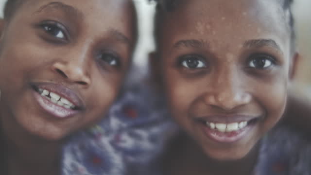 Twin sisters / African children