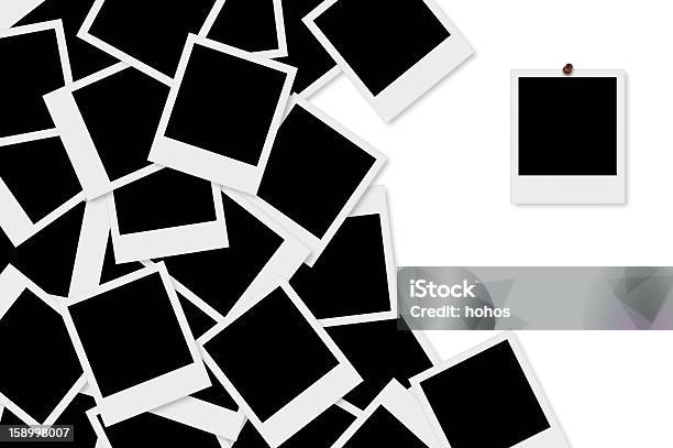 Cornici Polaroid Thumbtacks - Fotografie stock e altre immagini di Bacheca - Bacheca, Colore nero, Composizione orizzontale