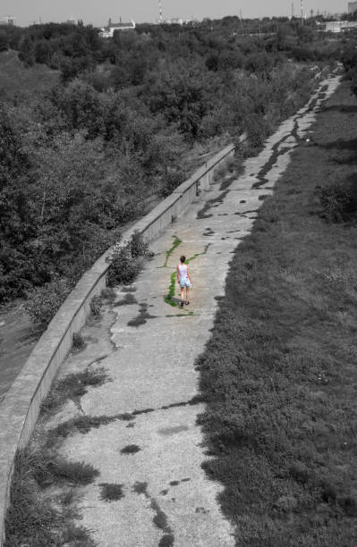 istock Lonely girl 1590039731