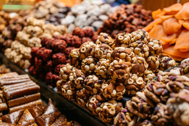 istock Desserts With Nuts At The Spice Bazaar In Istanbul 1590046078