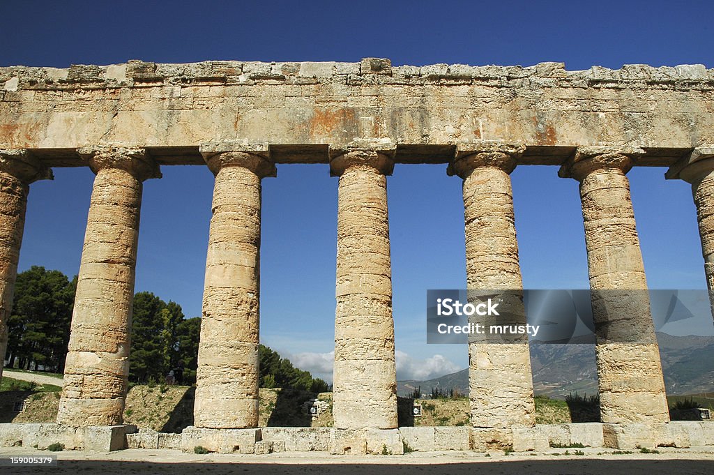 Il tempio dorico di Segesta - Foto stock royalty-free di Composizione orizzontale