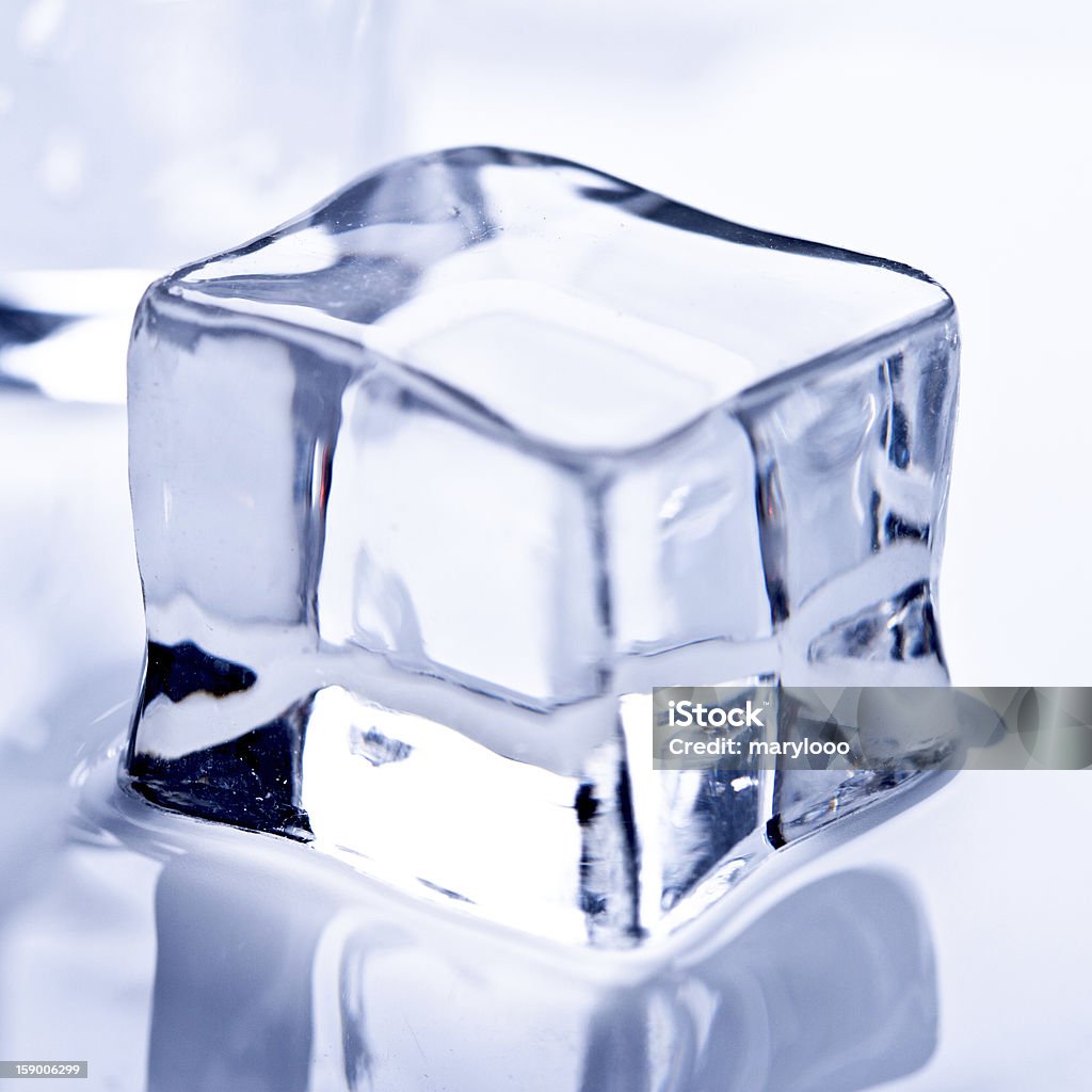 Topnienia lodu cube - Zbiór zdjęć royalty-free (Biały)