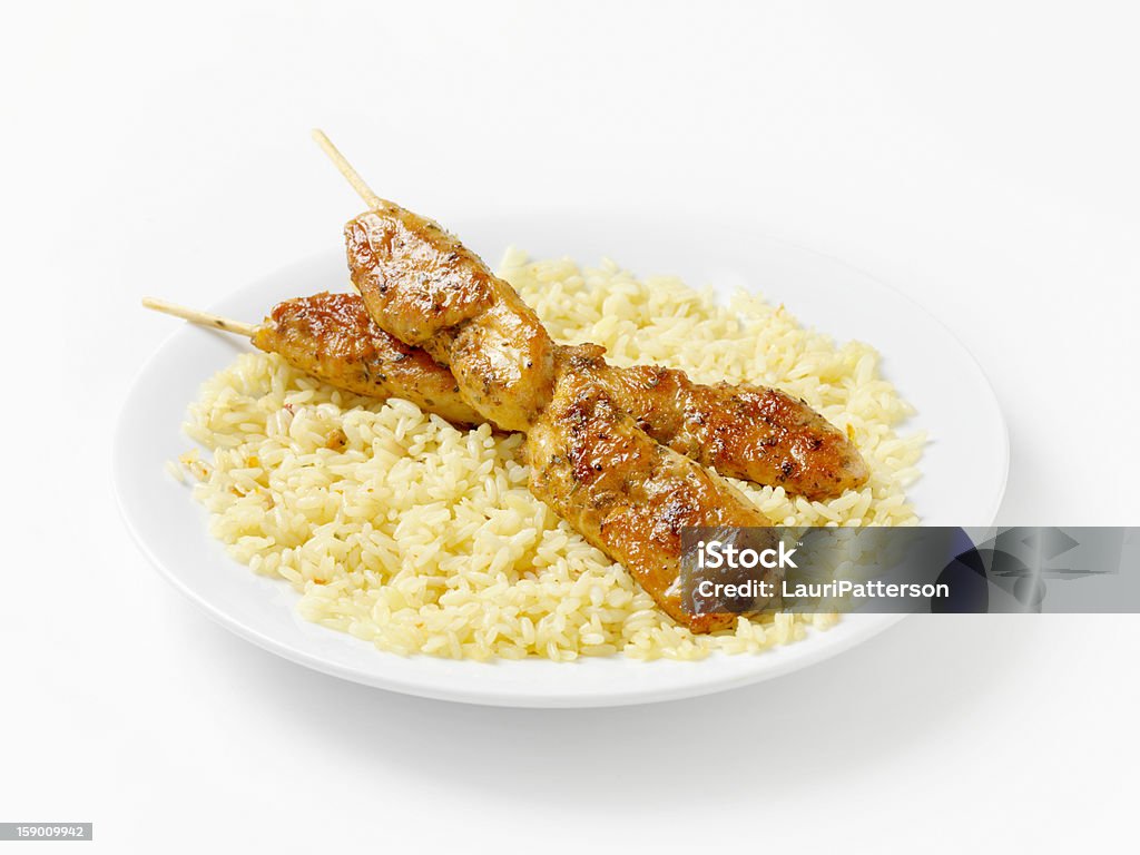 鶏の串焼き Souvlaki に米 - カットアウトのロイヤリティフリーストックフォト