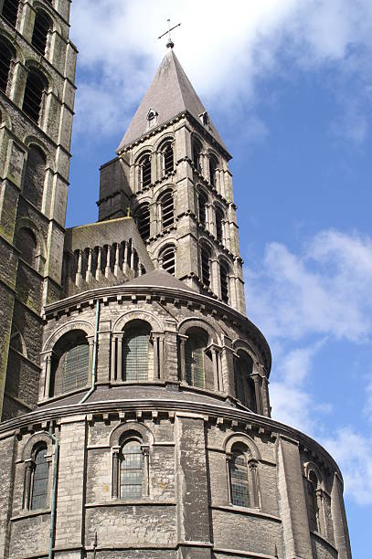 トゥルネー大聖堂 - tournai ストックフォトと画像