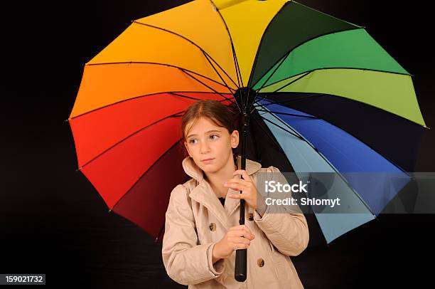 Photo libre de droit de Jeune Fille Détient Un Parapluie banque d'images et plus d'images libres de droit de Automne - Automne, Enfant, Horizontal