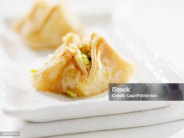 Pistácio E Noz Pecan Baclava - Fotografias de stock e mais imagens de Massa Folhada - Massa de pastelaria - Massa Folhada - Massa de pastelaria, Pistácio, Alimentação Não-saudável