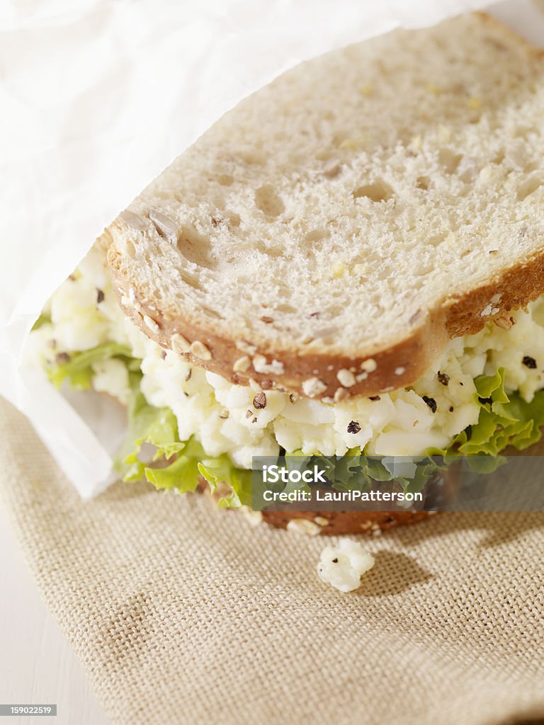 Здоровые Сэндвич с яичным салатом на Multigrain хлеб - Стоковые фото Альтернативная медицина роялти-фри