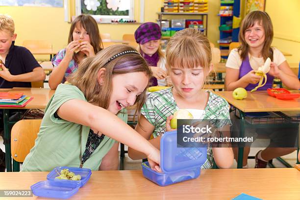 お子様の学校 - サプリメントのストックフォトや画像を多数ご用意 - サプリメント, テーブル, バナナ