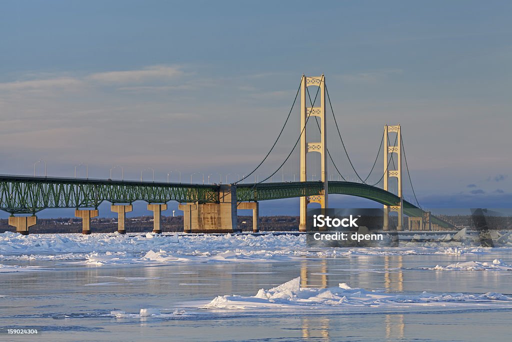 Invierno, puente Mackinac - Foto de stock de Puente Mackinac libre de derechos