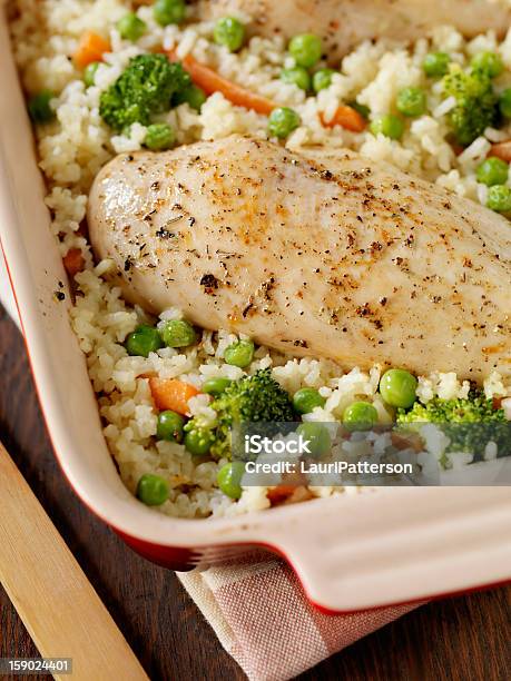Eintopf Mit Hühnchen Und Reis Stockfoto und mehr Bilder von Auflauf - Auflauf, Huhn - Geflügelfleisch, Reis - Grundnahrungsmittel