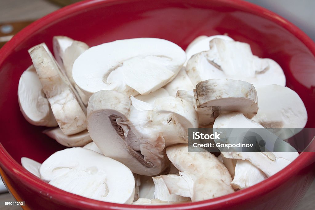Mushroooms в миску - Стоковые фото Вегетарианское питание роялти-фри