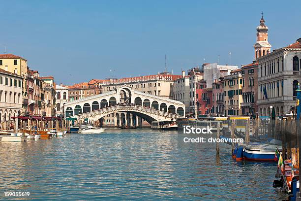 Ponte Di Rialto A Venezia - Fotografie stock e altre immagini di Acqua - Acqua, Ambientazione esterna, Architettura