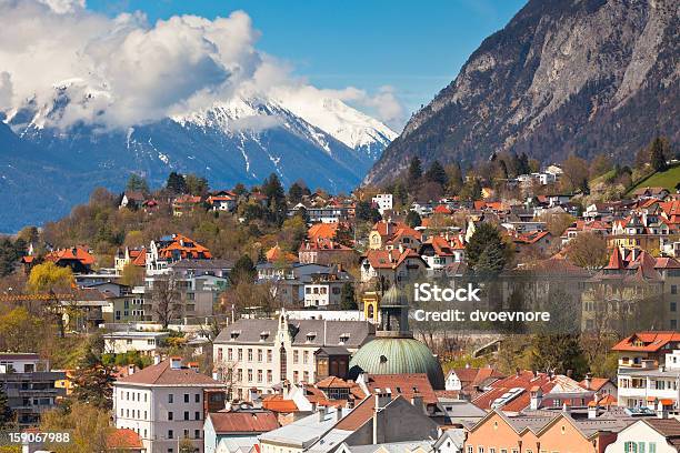 Vista Di Innsbruck Austria - Fotografie stock e altre immagini di Alpi - Alpi, Ambientazione esterna, Architettura