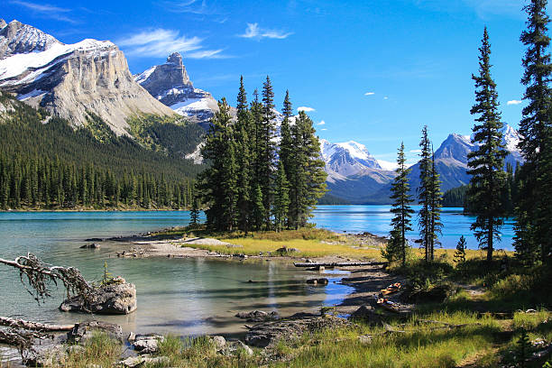 Espírito ilha, no lago Maligne - foto de acervo