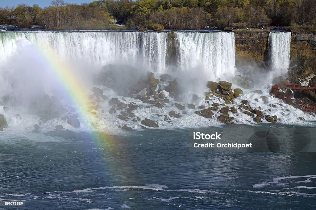 Arco iris sobre las Cataratas del Niágara - Foto de stock de Agua libre de derechos
