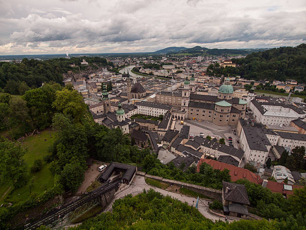 salzburg der innenstadt - kollegienkirche stock-fotos und bilder