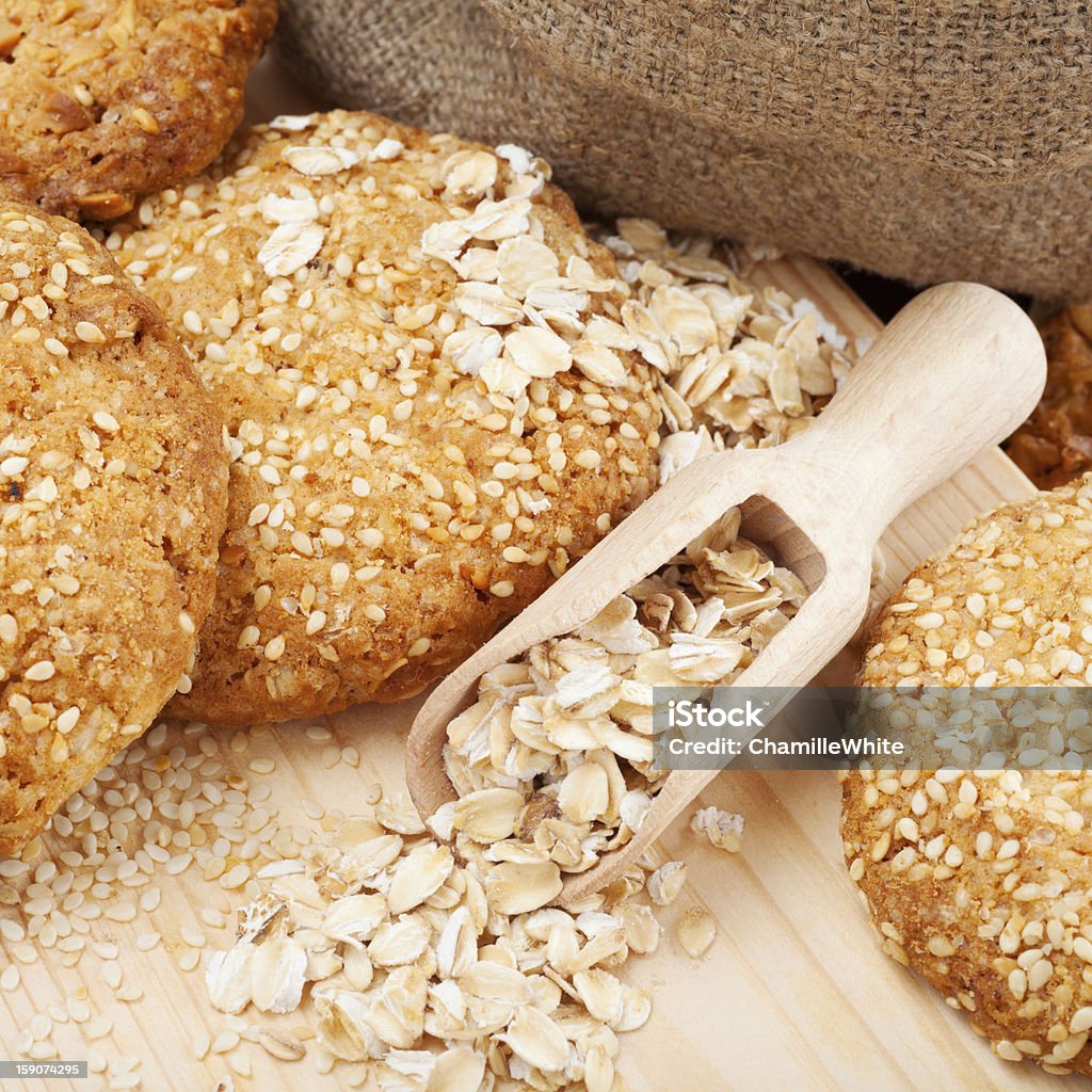 cookies con semillas de sésamo - Foto de stock de Alimento libre de derechos
