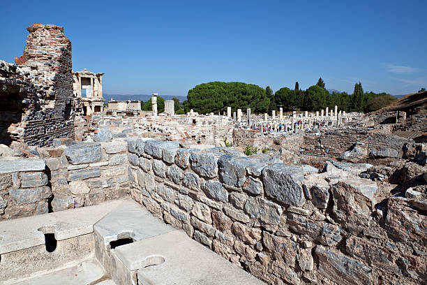 sanitas de éfeso - toilet public restroom ephesus history imagens e fotografias de stock