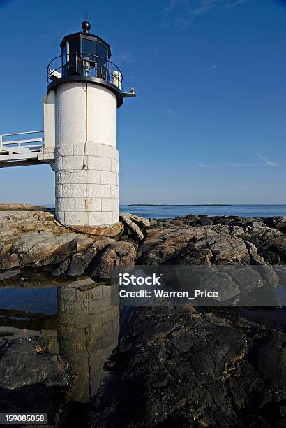 Light House Und Reflexion Stockfoto und mehr Bilder von Anleitung - Konzepte - Anleitung - Konzepte, Außenaufnahme von Gebäuden, Blau