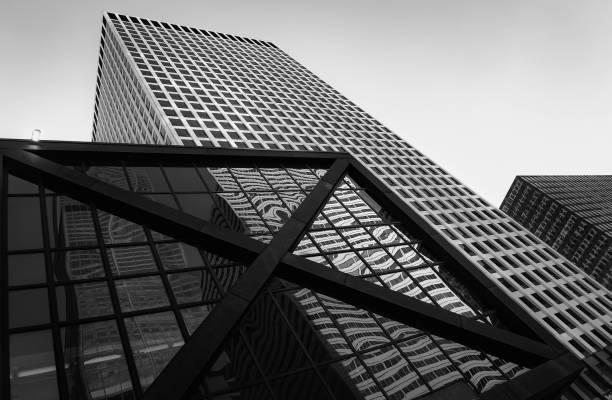 istock Chicago City Building in Black and White 1590898338