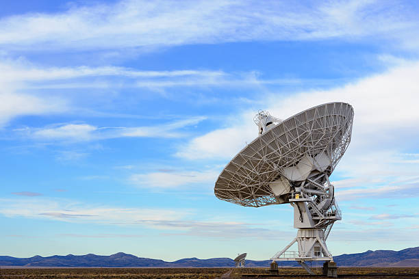 VLA radio telescope Radio telescopes at the VLA  National Radio Astronomy Observatory in Socorro, New Mexico parabola stock pictures, royalty-free photos & images