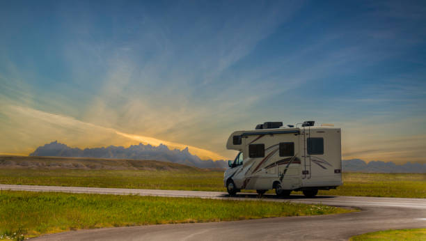 istock Traveling the open road 1591098566