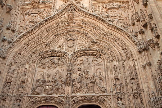 istock The Old Cathedral - Salamanca 159115197