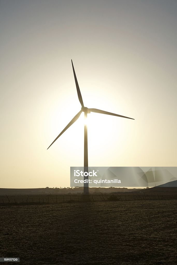 Éolienne sur coucher de soleil - Photo de Andalousie libre de droits