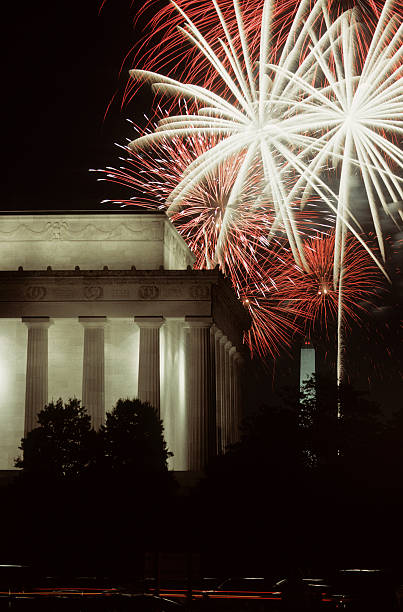istock Lincoln Memorial on July 4th 159119996